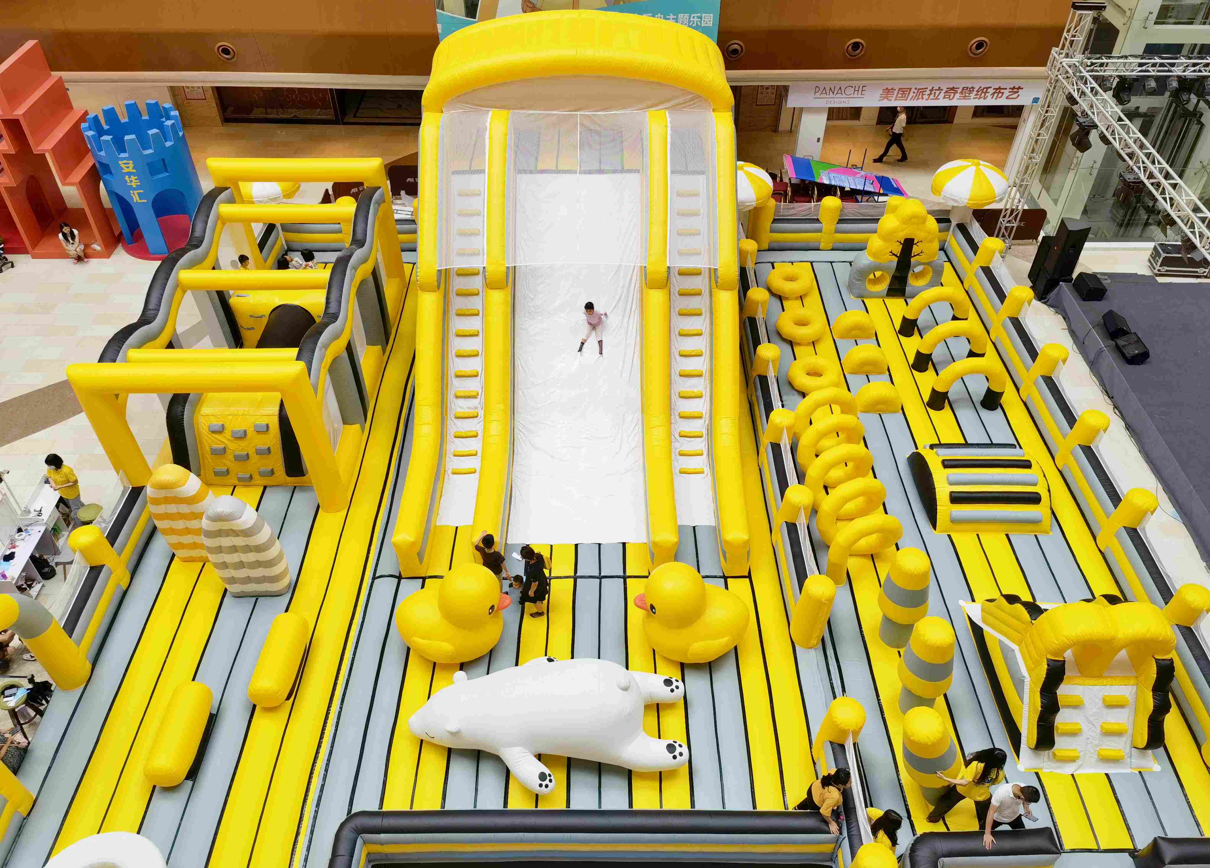 小黃鴨充氣城堡